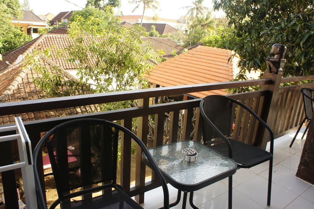Kubu B'Dauh Homestay Legian Esterno foto